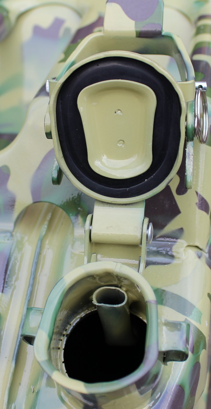 trutzholm-kanister-metallkanister-20l-camouflage-mit-ausgie-er image 4